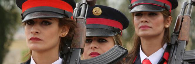 L'ESERCITO CHE CREA TERRORE CHE NON TI ASPETTI: CON UN FILO DI ROSSETTO UCCIDONO I TAGLIAGOLA DELL'ISIS - 31/03/2016