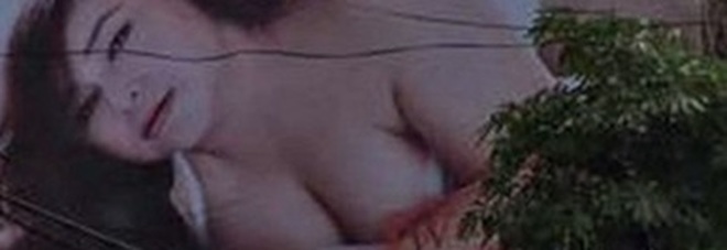 A 45 ANNI NON HA MAI AVUTO UN UOMO, NOTA ATTRICE ASIATICA SI METTE IN VENDITA - 03/04/2016