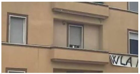 SOTTO CASA PASSA IL GAY PRIDE - LUI ESPONE QUESTO STRISCIONE: '' LA F...'' E LO ATTACCANO COSI' - 26/06/2017