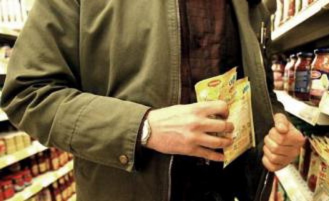 CHI RUBA CIBO PER FAME NON PUO' ESSERE ARRESTATO, LO DICE LA CASSAZIONE - 23/03/2016