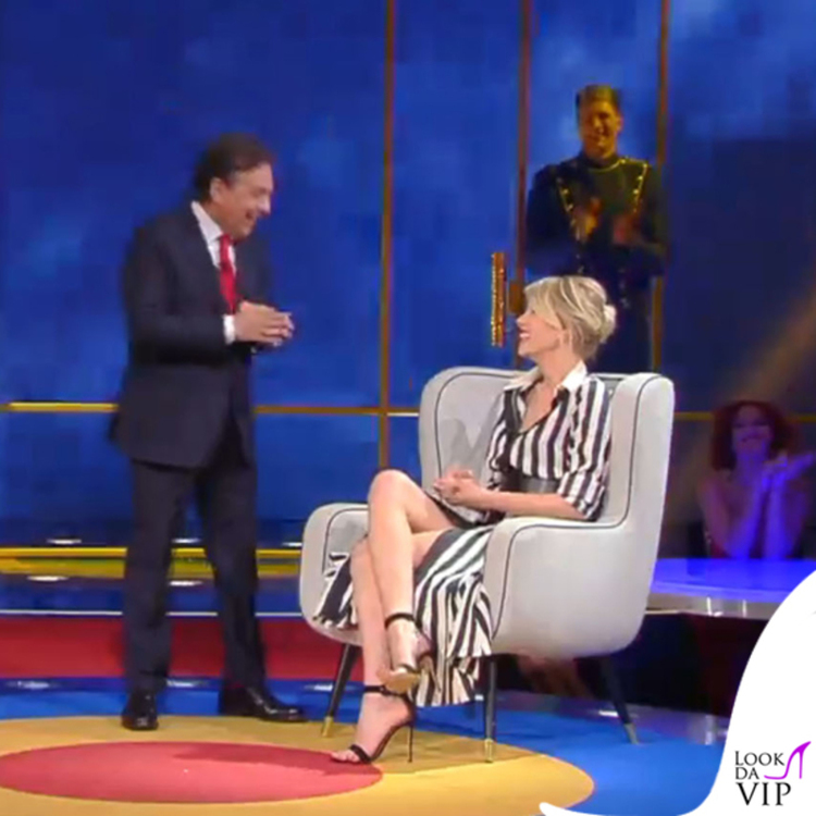 CLAMOROSO, ALESSIA MARCUZZI UMILIA IN DIRETTA TV PIERO CHIAMBRETTI - 11/05/2016