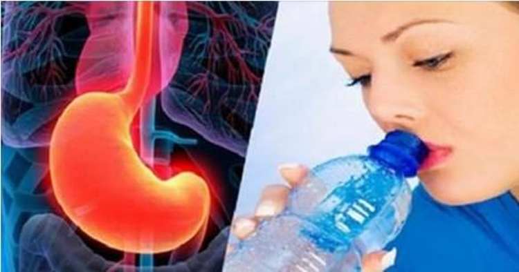 ECCO COSA SUCCEDE AL NOSTRO CORPO SE BEVIAMO ACQUA A STOMACO VUOTO APPENA SVEGLI - 15/05/2016