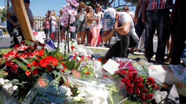STRAGE DI NIZZA: I PARENTI DELLE VITTIME DENUNCIANO LO STATO FRANCESE. ECCO PERCHE' - 21/07/2016