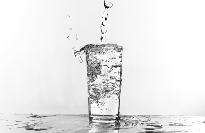 DIETA DEGLI 8 BICCHIERI D'ACQUA: PERDI 4 KG IN 7 GIORNI - ECCO LA DIETA COMPLETA - 09/03/2017
