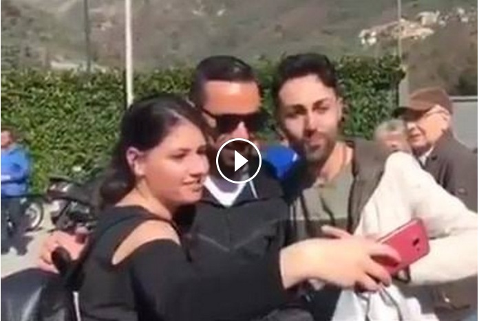 ALCUNI TIFOSI DEL NAPOLI INCONTRANO QUAGLIARELLA  E GLI CHIEDONO SCUSA: LA SUA REAZIONE E' BELLISSIMA - 14/03/2017