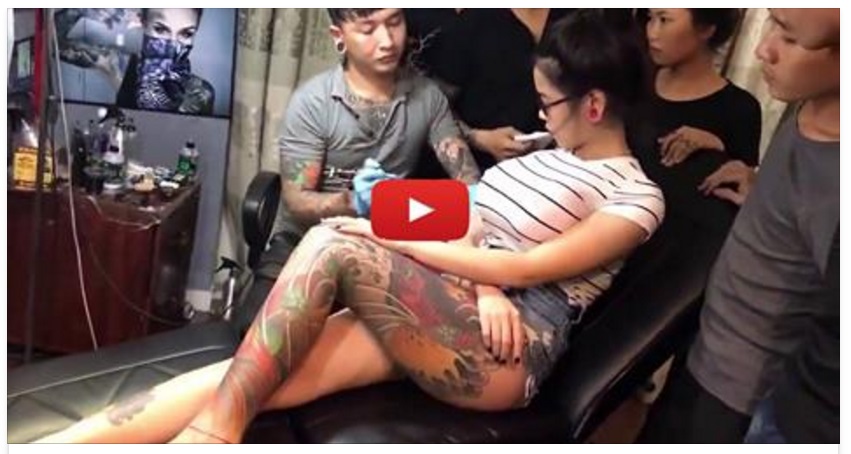LEI HA UN SENO ESPLOSIVO: GUARDATE COSA SUCCEDE AL TATUATORE - 16/03/2017
