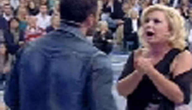BOTTE A 'UOMINI & DONNE': TINA PRENDE A SCHIAFFI IL TRONISTA DIEGO - VIDEO - 11/01/2013