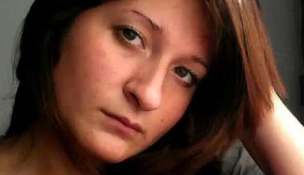 VANESSA DÀ ALLA LUCE 2 GEMELLI E MUORE A 21 ANNI: 'EDEMA POLMONARE' - 04/05/2013