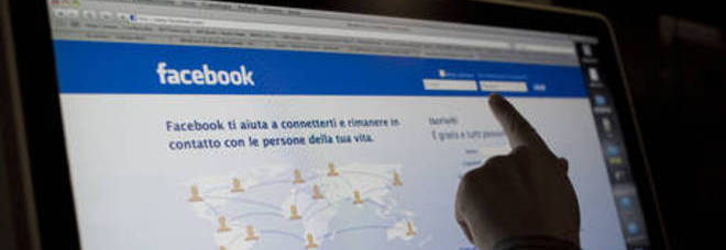 ''NASCE UN BIMBO, ENTRO UN'ORA È SU FACEBOOK'', 2 GENITORI SU 3 LO POSTANO - 01/09/2013