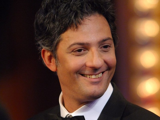 FIORELLO, ALTRI 15 GIORNI IN OSPEDALE: NON RIESCE A STARE IN PIEDI, SERIO TRAUMA CRANICO - 04/03/2014