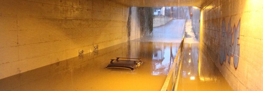 MALTEMPO, IN CIOCIARIA DUE MORTI NELLA LORO AUTO. ''ANNEGATI NEL SOTTOPASSO''. GELO AL NORD - 04/12/2014