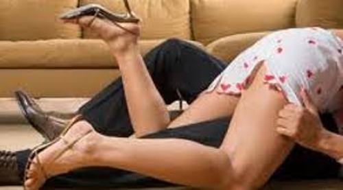 RAPPORTI INTIMI: ECCO LA POSIZIONE PIÙ PERICOLOSA: PUÒ CAUSARE LA FRATTURA NELL'UOMO - 21/01/2015