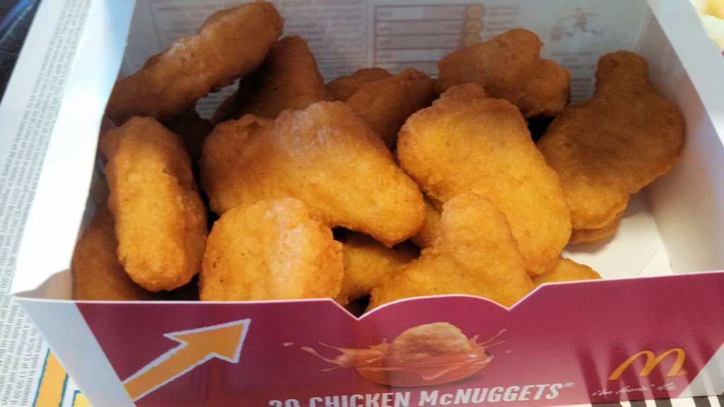 ORDINA DEI MCNUGGETS PER LA FIGLIA DI 4 ANNI: POI ARRIVA LA DISGUSTOSA SORPRESA - FOTO - 23/01/2015