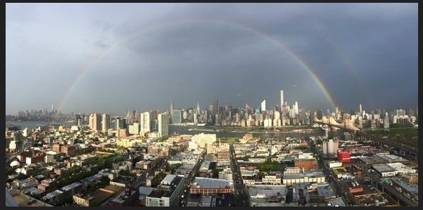 11 SETTEMBRE, SPUNTA L'ARCOBALENO DOVE SORGEVANO LE TORRI GEMELLE - 11/09/2015