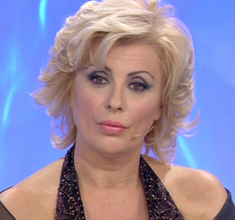 ''ERO DISTRUTTA'' PER LA PRIMA VOLTA TINA CIPOLLARI PARLA DEL SUO DRAMMA - 17/01/2016