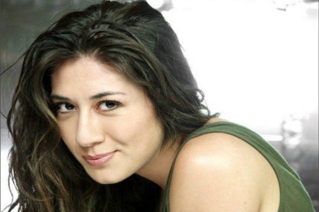 LA VOCE A ''LUCI ROSSE'' SU VIRGINIA RAFFAELE: LO SCATTO CHE IMBARAZZA FA IL GIRO DEL WEB - 14/02/2016