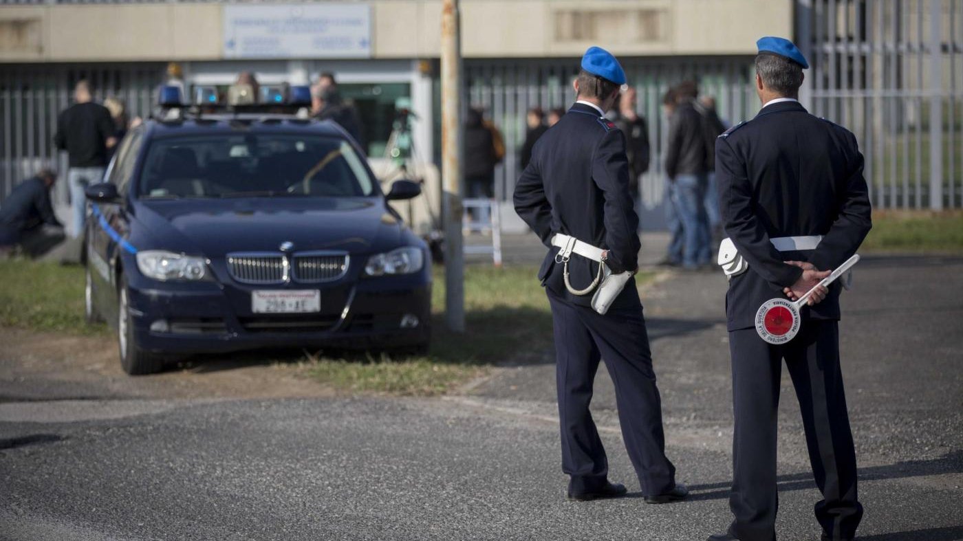 ROMA - DUE DETENUTI PLURIOMICIDI EVADONO DAL CARCERE DI REBIBBIA: CACCIA ALL'UOMO IN TUTTA LA CITTA' - 14/02/2016