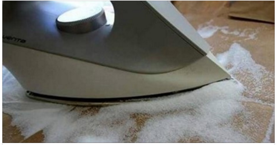 ECCO COSA ACCADE SE METTIAMO DEL SALE GROSSO SOTTO IL FERRO DA STIRO - 26/02/2016