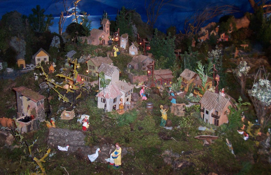 MARIJUANA AL POSTO DEL MUSCHIO NEL PRESEPE: INDAGATO IL PARROCO - 21/12/2015