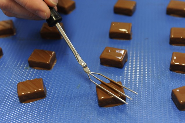 IMPIEGATA LINDT CONDANNATA, ECCO COSA METTEVA NEI CIOCCOLATINI - 20/01/2016
