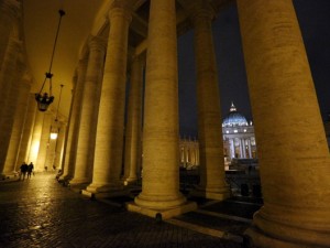 ROMA: DISTESA A TERRA DISPERATA E INFREDDOLITA, QUELLO CHE ACCADE ALLA DONNA E' ALLUCINANTE - 20/01/2016