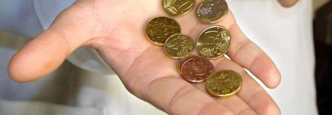 TRUFFE, OCCHIO ALLE MONETE DA 1 E 2 EURO. LA POLIZIA: ''ATTENTI QUANDO VI DANNO IL RESTO'' - 22/01/2016