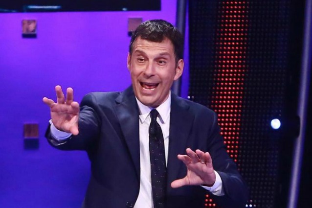 IL WEB ''CONTRO'' FABRIZIO FRIZZI: LA GAFFE DURANTE LA PUNTATA DE ''L'EREDITA'' - 08/02/2016