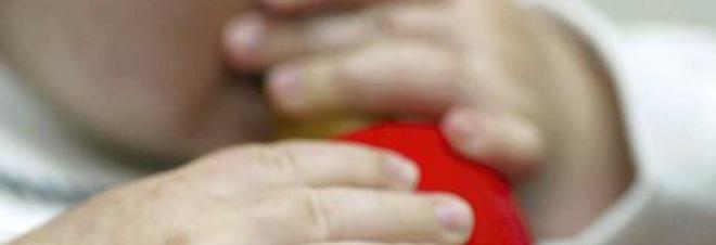 LA NEONATA NON CRESCE: GENITORI VEGANI LE DAVANO LATTE DI MANDORLA - 27/02/2016