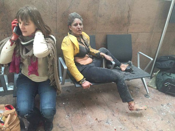 BRUXELLES SOTTO ATTACCO: ''ESPLOSIONI IN METROPOLITANA E IN AEREOPORTO'' - MORTI E FERITI OVUNQUE - 22/03/2016