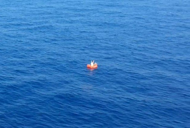 TOSCANA: SI ADDORMENTA SUL CANOTTO, IN POCHI MINUTI SCOMPARE DALLA VISTA - 13/08/2016