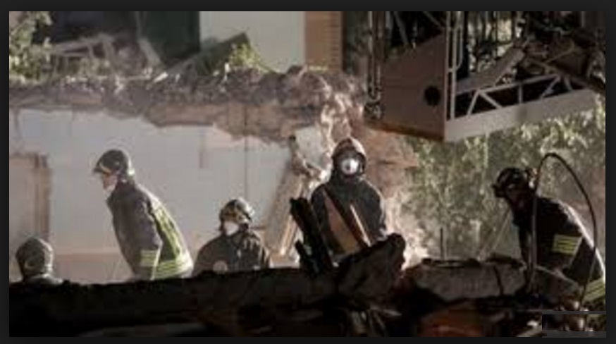 ROMA, ESPLODE PALAZZO: BAMBINA VIVA SOTTO LE MACERIE - DUE PERSONE ESTRATTE VIVE, RISULTANO DUE DISPERSI - 28/12/2016