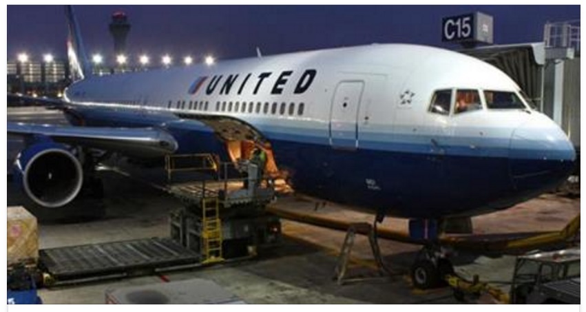 L'AEREO CHE HA VIAGGIATO NEL TEMPO: E' PARTITO NEL 2017, MA E' ATTERRATO NEL 2016 - 04/01/2017