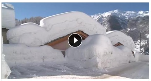NEVE DA GUINNESS: CAPRACOTTA, IL PAESE SEPOLTO DALLA NEVE - LE IMMAGINI STANNO FACENDO IL GIRO DEL MONDO - 16/01/2017