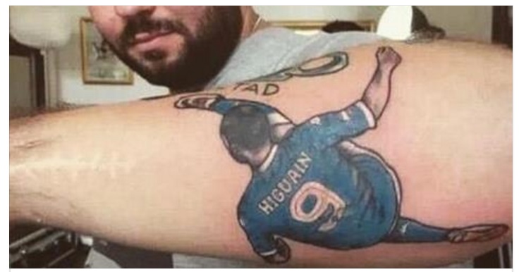 RICORDATE IL RAGAZZO CON QUESTO TATTOO? ECCO CHE COSA E' SUCCESSO OGGI - 30/03/2017