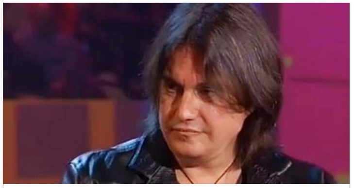 ''ODIO TUTTE LE DONNE'' CRISTIANO DE ANDRE' PRENDE A PUGNI IN TESTA LA COMPAGNA DAVANTI A TUTTI IN UN BAR - 01/04/2017