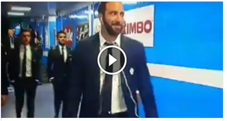 HIGUAIN ARRIVATO AL SAN PAOLO ED E' SUBITO ABBRACCIO CON L'AZZURRO - 02/04/2017