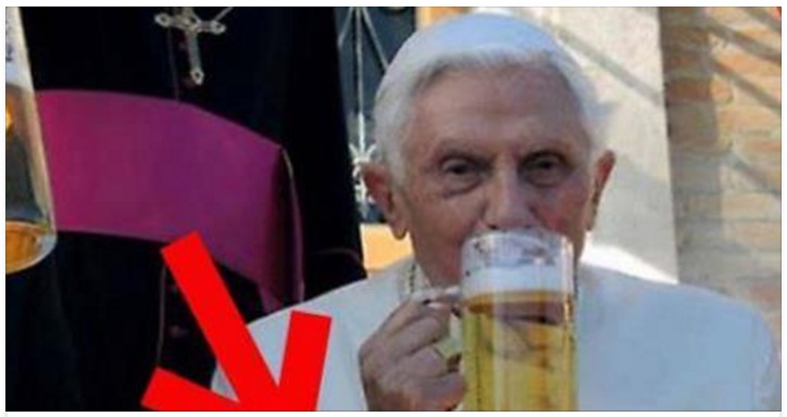 PAPA RATZINGER E LA FOTO CHE STUPISCE I FEDELI: ''COS'E' QUELL' OGGETTO?'' - 27/04/2017