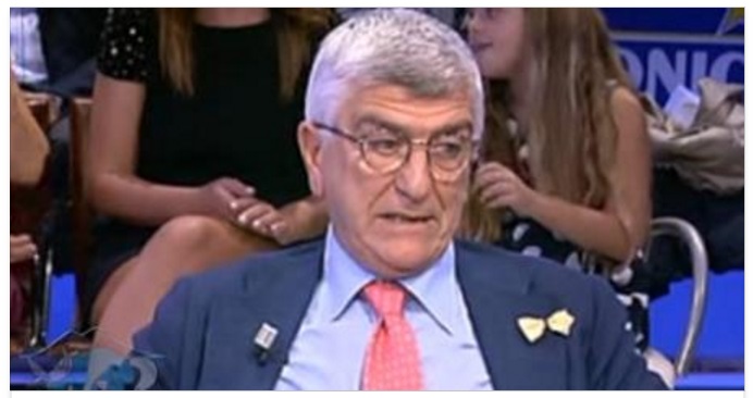 FEDELE ANNUNCIA: ''DEVO DARE UNA NOTIZIA BOMBA A TUTTI I NAPOLETANI'' - 02/05/2017