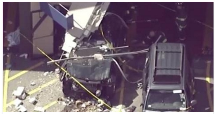 SUV TRAVOLGE FOLLA: TRE MORTI E 10 FERITI GRAVI - 03/05/2017
