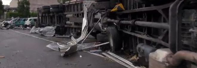 MALTEMPO: DANNI E FERITI AL NORD, TRENI IN TILT NEL CENTRO ITALIA - VIDEO - 29/07/2013