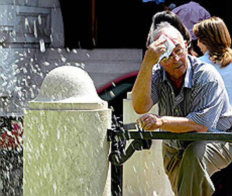 CALDO, STIGE PORTA IL TERMOMETRO A 40 GRADI. MA CI SARA' UNA TREGUA - PREVISIONI - 05/08/2013