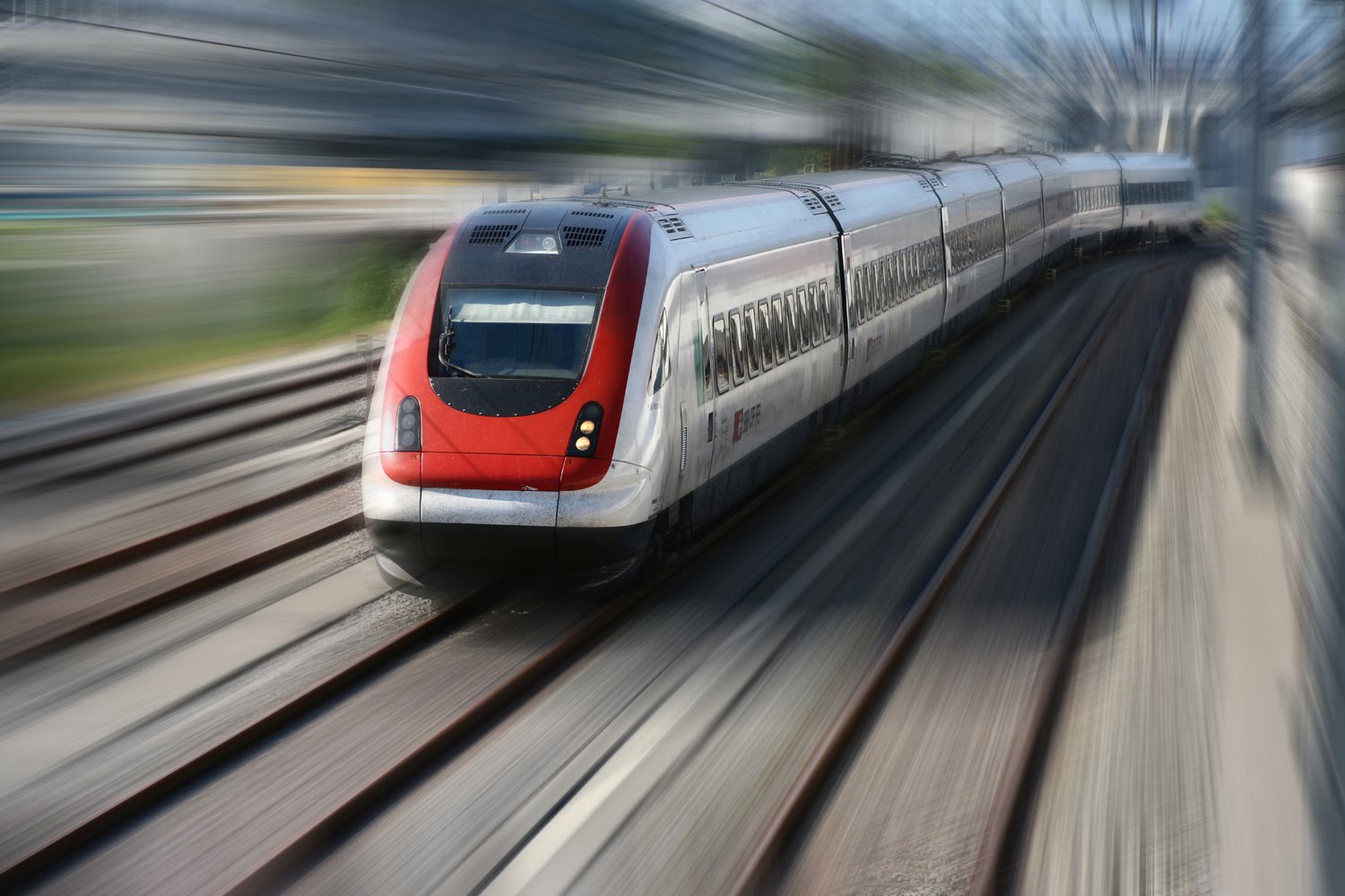 Fa surf sul treno: 15enne fulminato da una scossa di 10.000 volt - Video - 30/10/2013