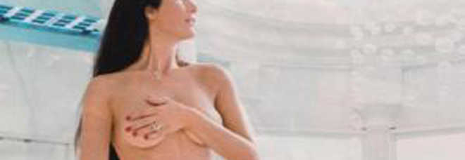 PAMELA PRATI NUDA A 55 ANNI: ''FARE L'AMORE MI MANTIENE GIOVANE'' - FOTO - 18/11/2013