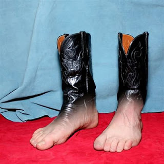 LE 14 PAIA DI SCARPE CHE DIFFICILMENTE UN UOMO AVRA' IL CORAGGIO DI INDOSSARE - 14/06/2014