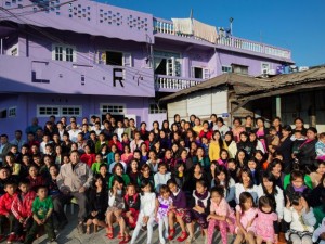 LA FAMIGLIA PIU' NUMEROSA DEL MONDO: 38 MOGLI E 73 FIGLI PER UN SOLO UOMO - ECCO LA STORIA - 20/06/2014