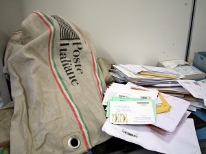 ROMA: POSTINO SCOPERTO CON QUINTALI DI LETTERE MAI CONSEGNATE - 21/05/2014