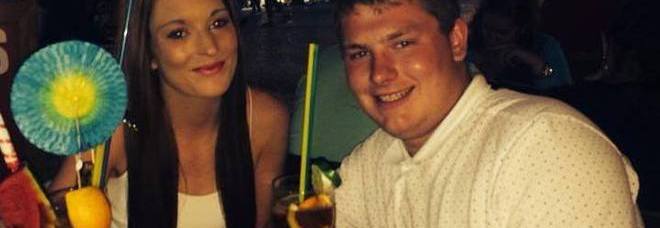 IL SUO RAGAZZO SI UCCIDE SUI BINARI, LEI FA LO STESSO DUE MESI DOPO - FOTO - 03/01/2015
