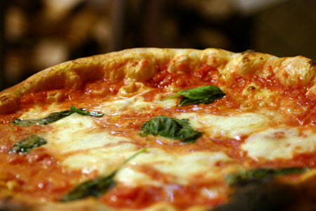 ECCO COME RICONOSCERE UNA VERA PIZZA - 03/01/2015