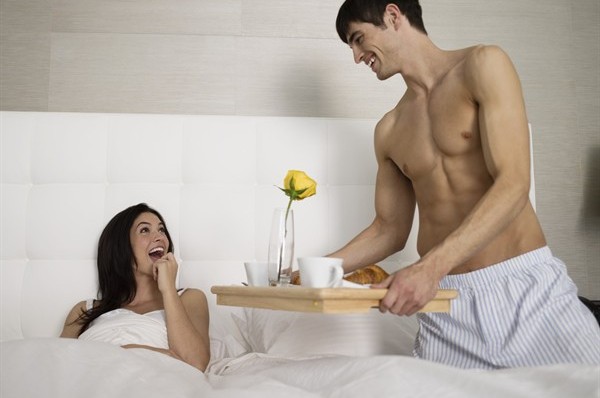 ECCO COME DOVREBBE ESSERE L'AMANTE IDEALE PER LE DONNE - 03/01/2015