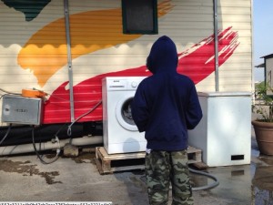 ROMA: SGOMBERATI DAL CAMPO ROM: ECCO COS'HANNO TROVATO SUI LORO CONTO CORRENTI - 20/04/2015